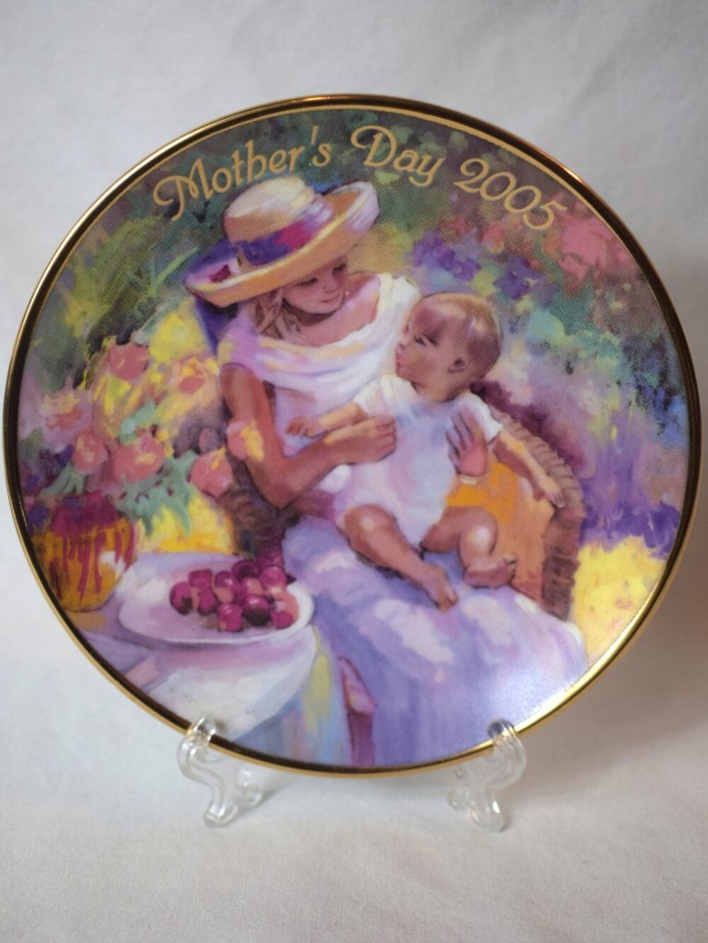 2005 Avon Mother's Day "Mother's Joy" 5 Inch Collector Plate with Gold Trim